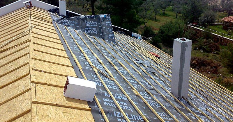 Şirinyer EPDM Kauçuk Çatı – OSB üzerine serilmiş nefes alan su yalıtım örtüsü ve çıtalama